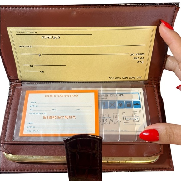 Red Crocodile Leather Bi-Fold Wallet/Checkbook Holder โ Pristine Condition, Must - Picture 6 of 9